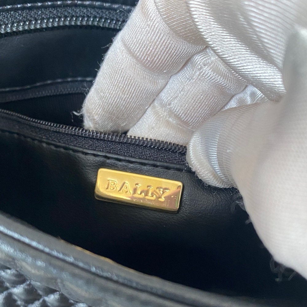 Bally Black Quilted Leather Shoulder Bag with Gold Chain - Picture 14 of 16